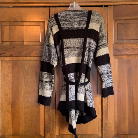 Gray/black tie close cardigan - Picture 4 of 7